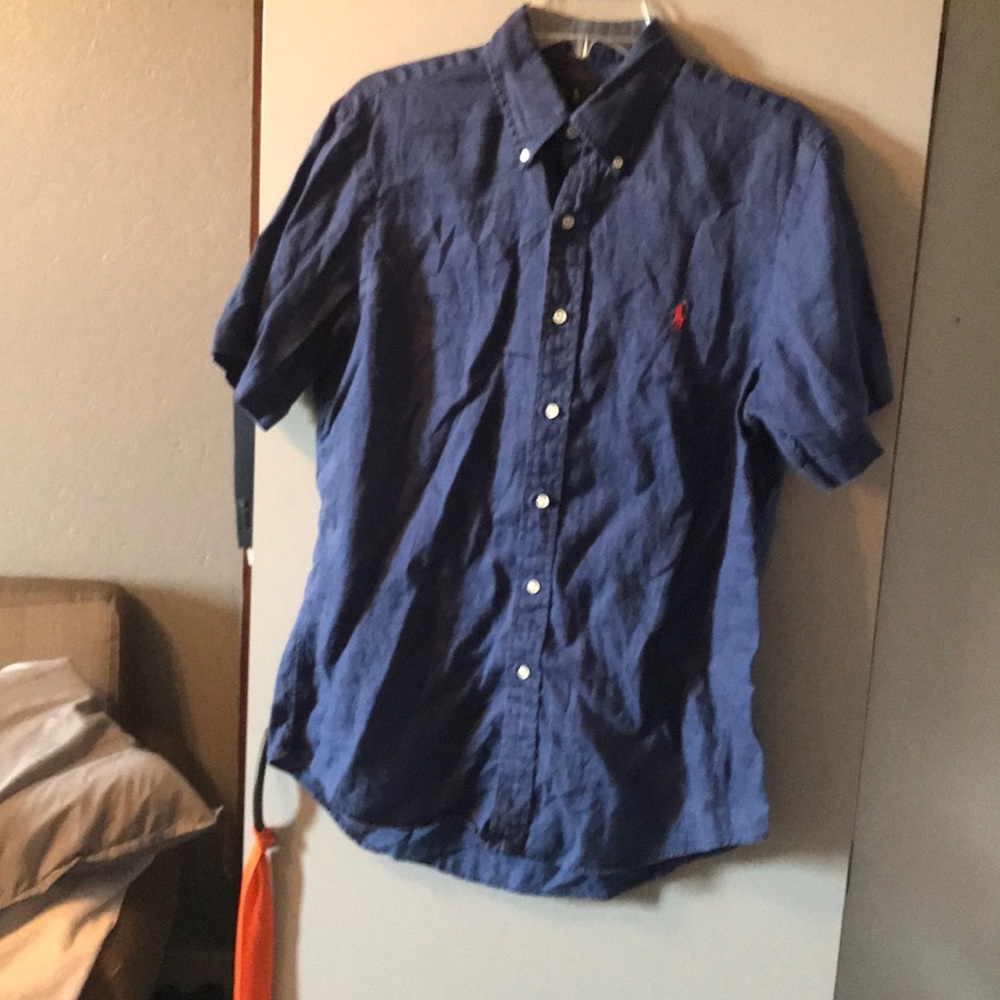 Short sleeve button up